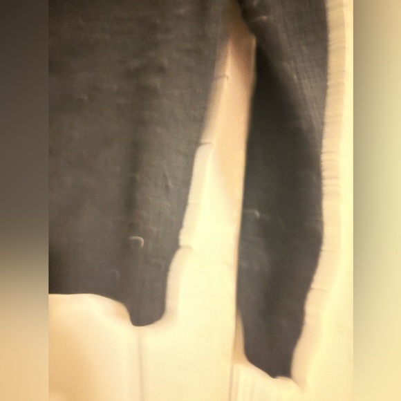 Club Monaco Women's Cashmere Sweater- size large - Picture 10 of 11